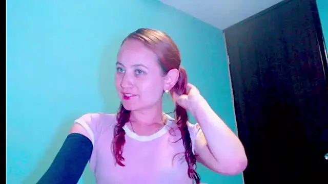 zoe jones3 online show from 6, 3, 2025