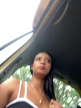 Laura fernandezII online show from 9, 1, 2025