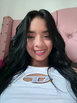 Laura fernandezII online show from 11, 3, 2025