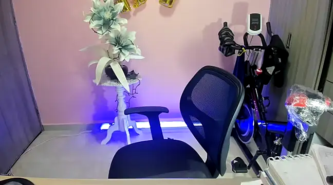 Snapshot of KAROL_MILF chatting on 3, 12, 2024 KAROL MILF online show from 3, 12, 2024