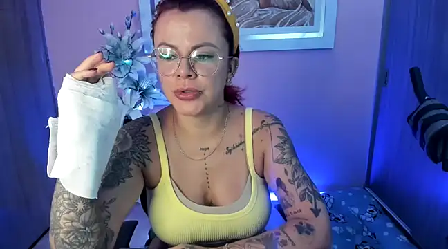 Snapshot of KAROL_MILF chatting on 26, 1, 2025 KAROL MILF online show from 26, 1, 2025