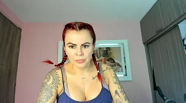 Snapshot of KAROL_MILF chatting on 5, 3, 2025 KAROL MILF online show from 5, 3, 2025