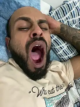 islandvybee55 online show from 29, 1, 2025