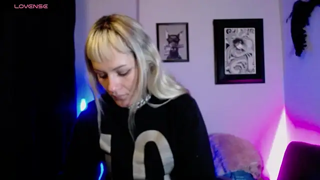 Snapshot of kim_jeins11 chatting on 16, 10, 2025 kim jeins11 online show from 16, 10, 2025