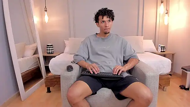 Dominick star online show from 3, 11, 2025