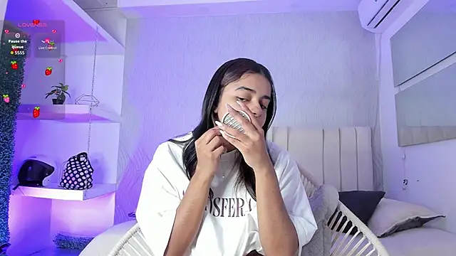 Snapshot of natalia_aguirre1 chatting on 11, 3, 2026 natalia aguirre1 online show from 11, 3, 2026