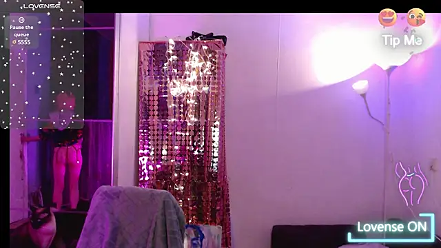 mischellemeow13 online show from 6, 12, 2024