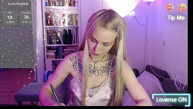 mischellemeow13 online show from 28, 1, 2025