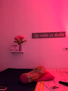 EmmaRossem online show from 15, 10, 2025