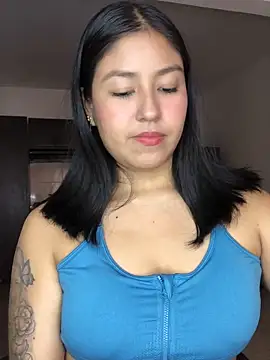 EmmaRossem online show from 2, 12, 2025