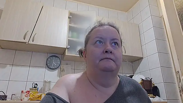 Snapshot of melissaBlessing chatting on 15, 12, 2025 melissaBlessing online show from 15, 12, 2025