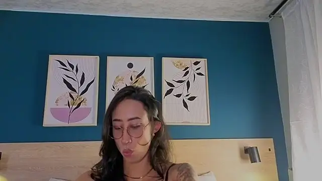 GabyPetit online show from 29, 10, 2025