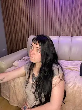 Lucy Smith2 online show from 28, 11, 2025