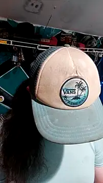 Boo-boo kittyfux online show from 18, 12, 2025