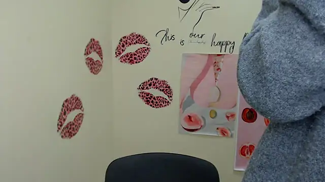 Snapshot of MademoiselleCl chatting on 6, 1, 2025 MademoiselleCl online show from 6, 1, 2025
