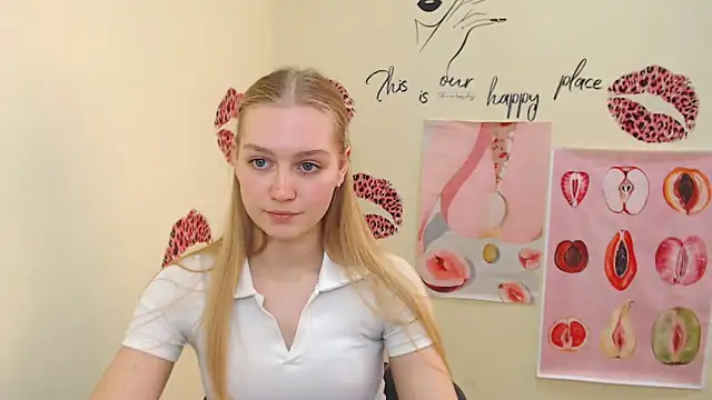 Snapshot of MademoiselleCl chatting on 27, 2, 2025 MademoiselleCl online show from 27, 2, 2025