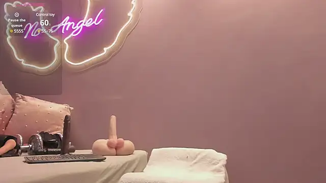 Ninna monroe  online show from 19, 12, 2024