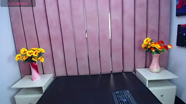 EmilyyEvans  online show from 8, 2, 2025