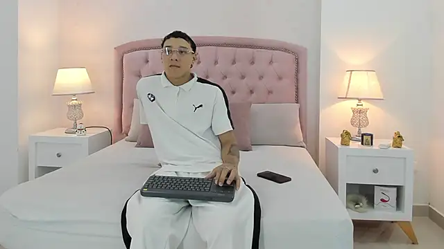 Snapshot of Buda_and_Cataleya_ chatting on 18, 12, 2024 Buda and Cataleya  online show from 18, 12, 2024