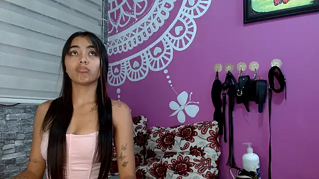 AntonellaAndNoah online show from 5, 2, 2026