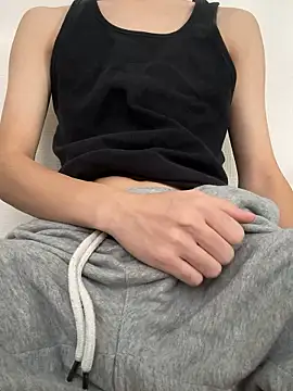 fyzz55555 online show from 4, 12, 2025