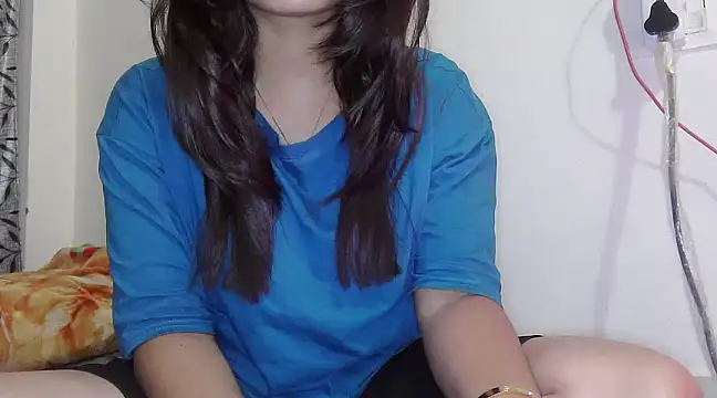 ANANYA-TIWARI online show from 15, 1, 2025