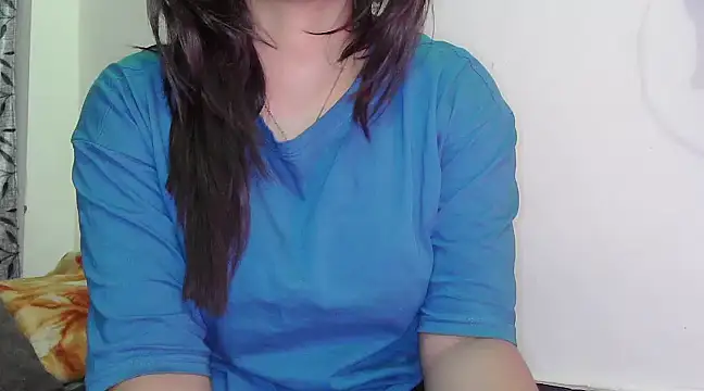 ANANYA-TIWARI online show from 15, 1, 2025