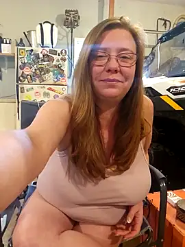 Snapshot of MsShelby40 chatting on 25, 10, 2025 MsShelby40 online show from 25, 10, 2025