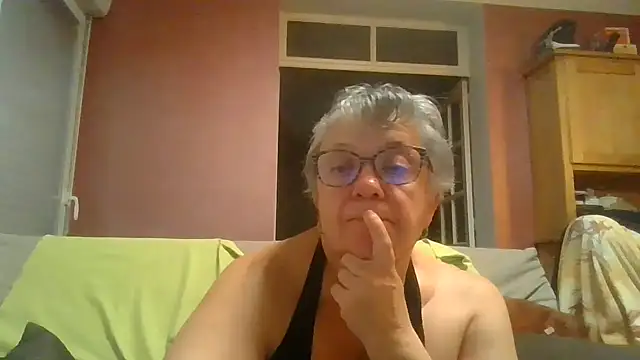 Snapshot of Vandeae44 chatting on 29, 10, 2025 Vandeae44 online show from 29, 10, 2025