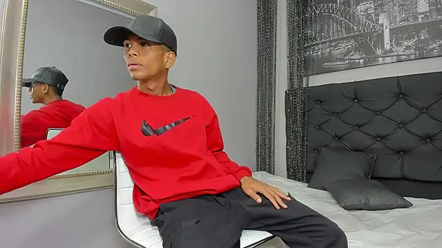 Snapshot of Hotkoljeixxx chatting on 8, 1, 2025 Hotkoljeixxx online show from 8, 1, 2025