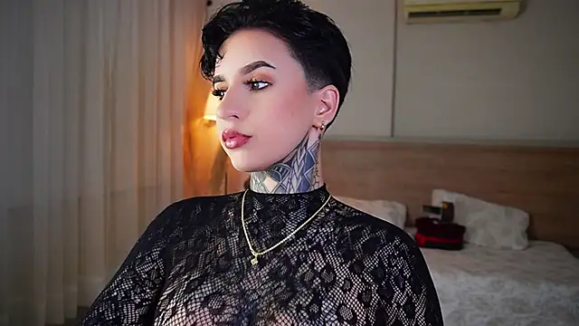 AliceShazaham  online show from 23, 10, 2025