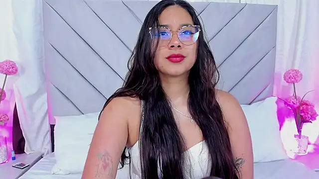 AnnaQueen  online show from 11, 1, 2025