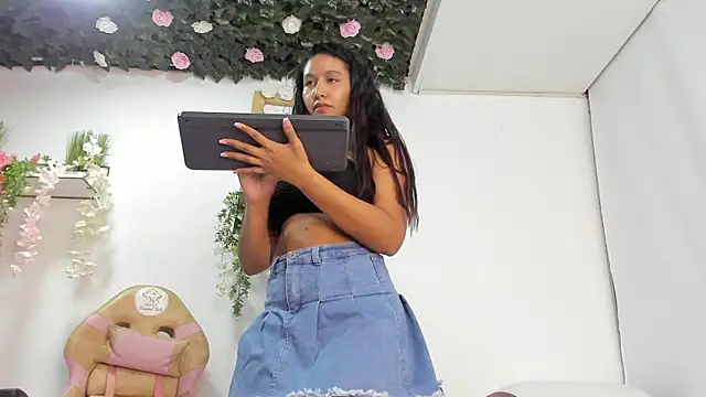 cute mia23 online show from 3, 12, 2024