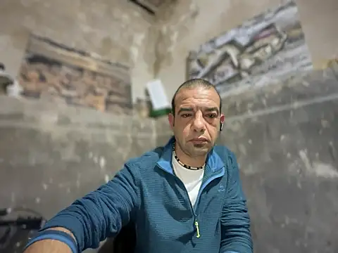 FotografoPollon online show from 2, 2, 2025