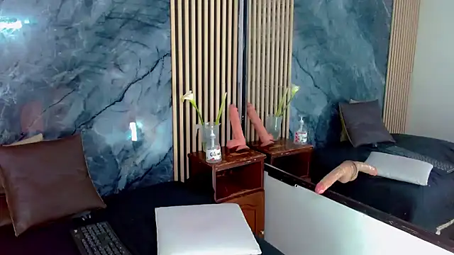 Isalombardi online show from 12, 2, 2025