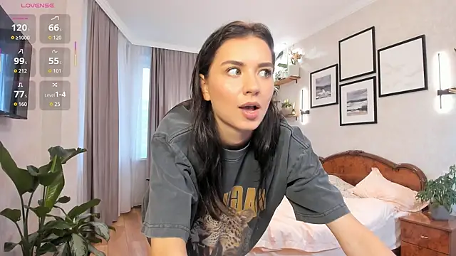 Snapshot of NicoleLuv chatting on 12, 10, 2025 NicoleLuv online show from 12, 10, 2025