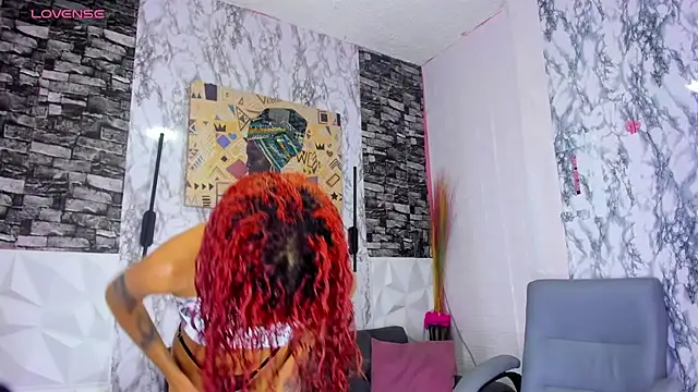 Snapshot of Queen_Cuarxxo chatting on 14, 11, 2025 Queen Cuarxxo online show from 14, 11, 2025