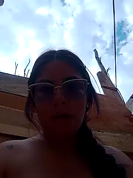 Mary Pompis online show from 30, 1, 2025
