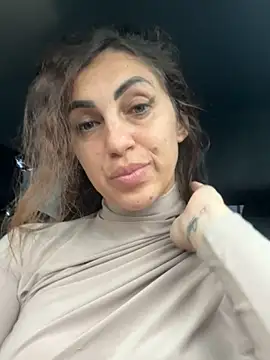 EmaSkyes online show from 5, 11, 2025