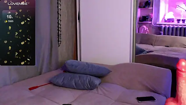 Carrie Moonshine online show from 26, 2, 2025