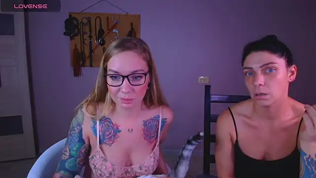 Carrie Moonshine online show from 13, 11, 2025