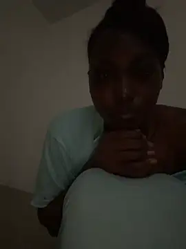 Snapshot of honeybrow chatting on 2, 3, 2025 honeybrow online show from 2, 3, 2025