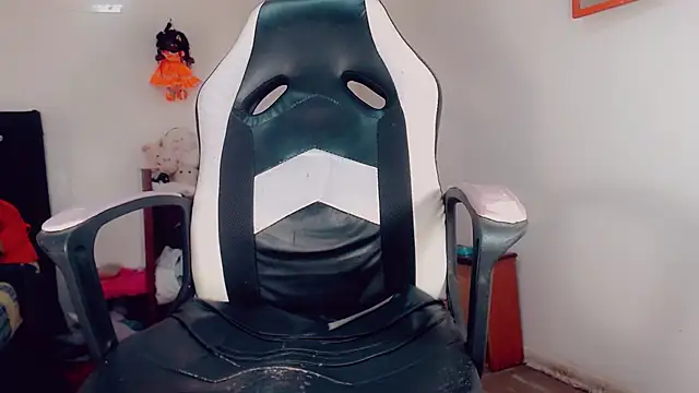 Snapshot of Oriana_braom chatting on 6, 3, 2026 Oriana braom online show from 6, 3, 2026