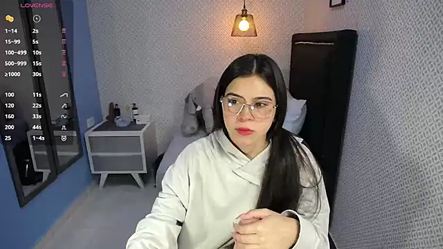 Snapshot of cassiehoward14 chatting on 12, 3, 2025 cassiehoward14 online show from 12, 3, 2025