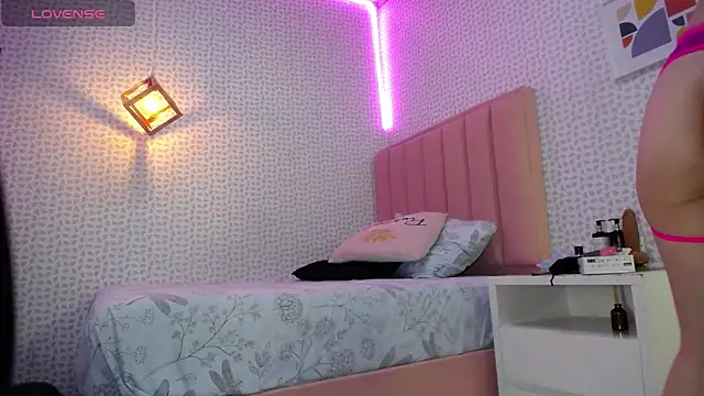 Snapshot of cassiehoward14 chatting on 19, 3, 2025 cassiehoward14 online show from 19, 3, 2025