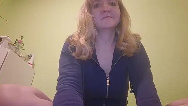 EstrellaWalters online show from 2, 1, 2025