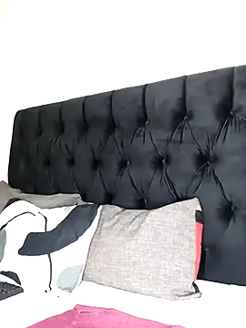 Dark Berry 26 online show from 25, 11, 2025