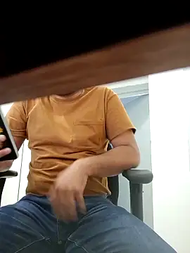 Snapshot of friendsloversex chatting on 18, 11, 2025 friendsloversex online show from 18, 11, 2025