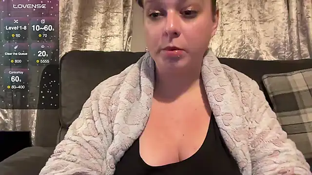 NaughtyWifeUK online show from 9, 1, 2026