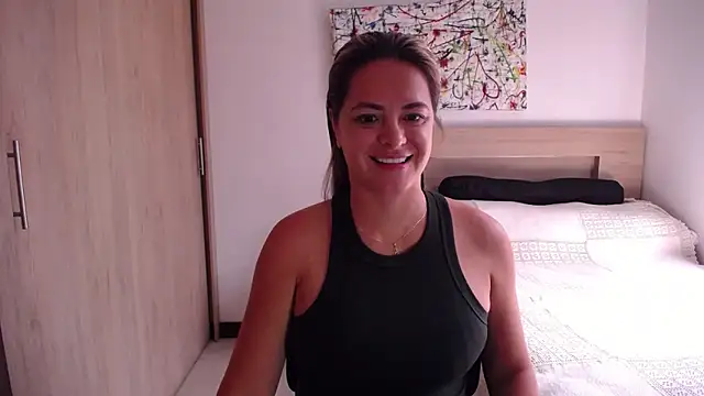 Snapshot of ParisW chatting on 10, 2, 2025 ParisW online show from 10, 2, 2025